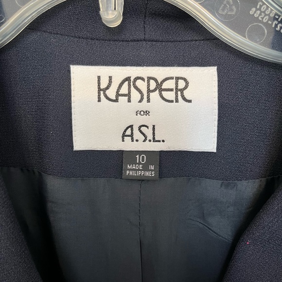 Kasper Women’s Navy Blue 2 Piece Suit Size 10 - Picture 5 of 7